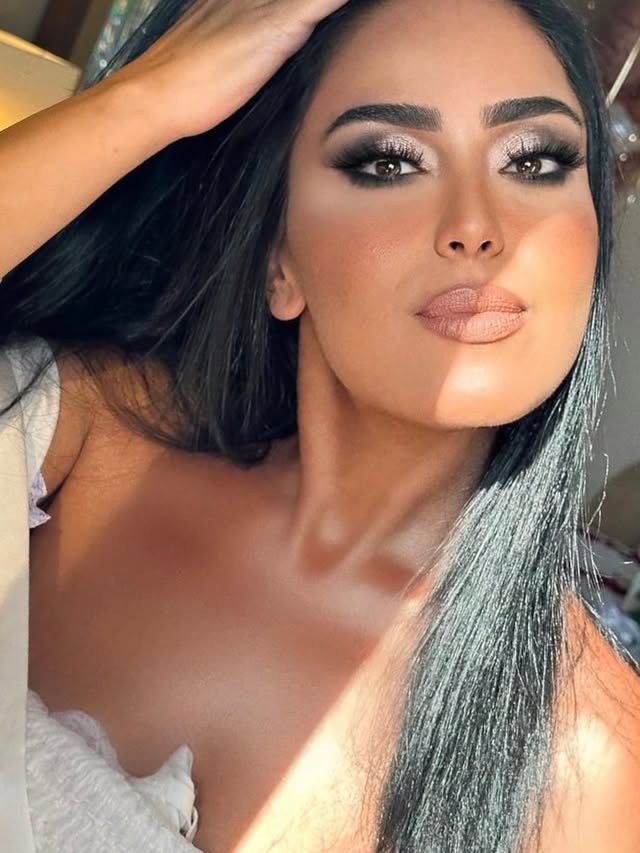 Smoky eye lumineux et teint travaillé par Biba Signature à Agadir